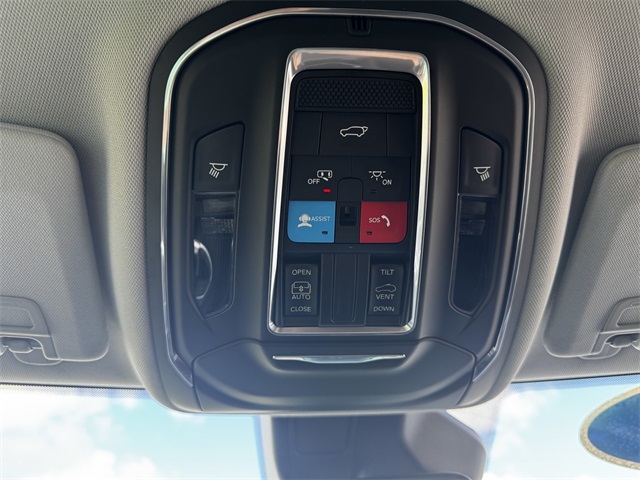 2022 Jeep Grand Cherokee Laredo photo 42