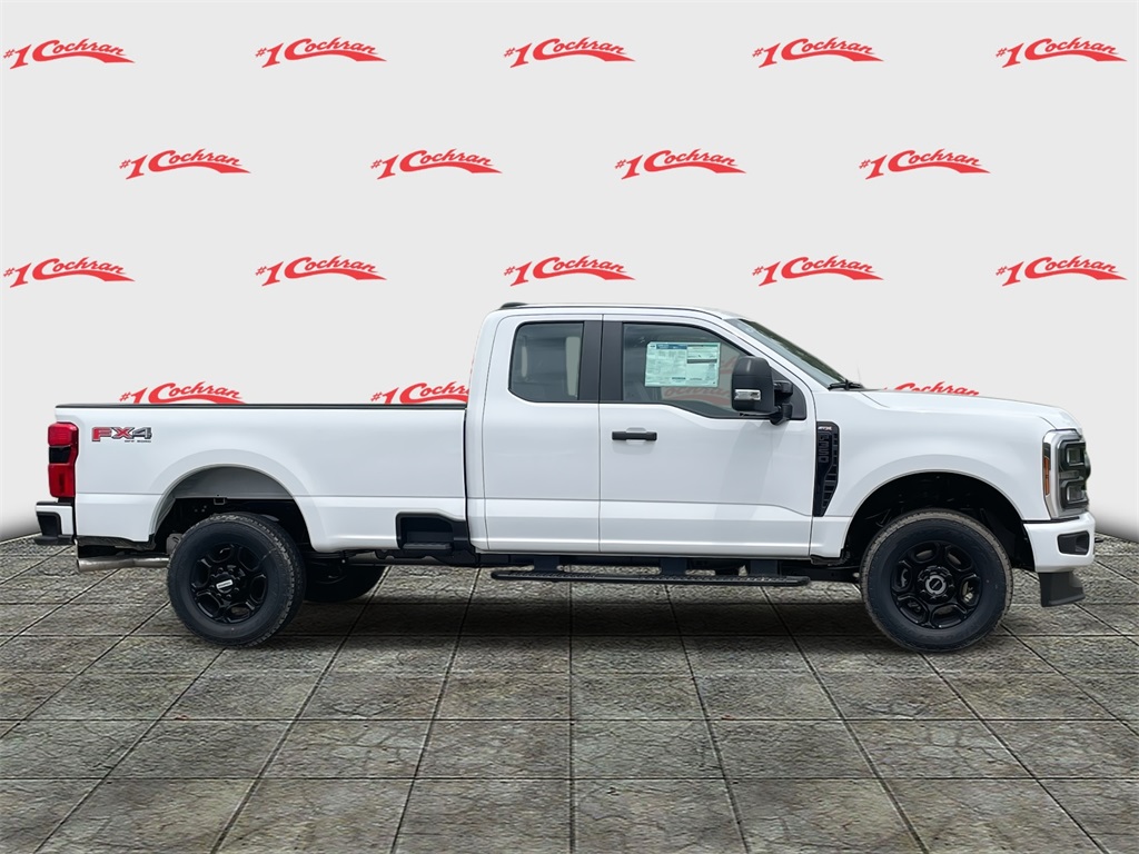 2025 Ford F-350 XL photo 2