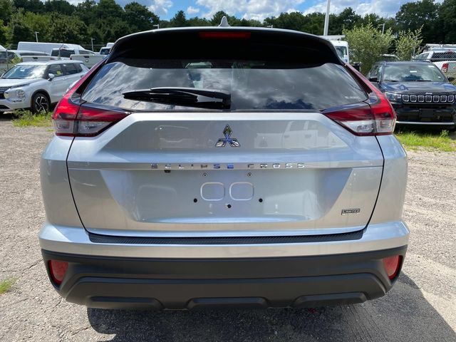 2024 Mitsubishi Eclipse Cross LE photo 2