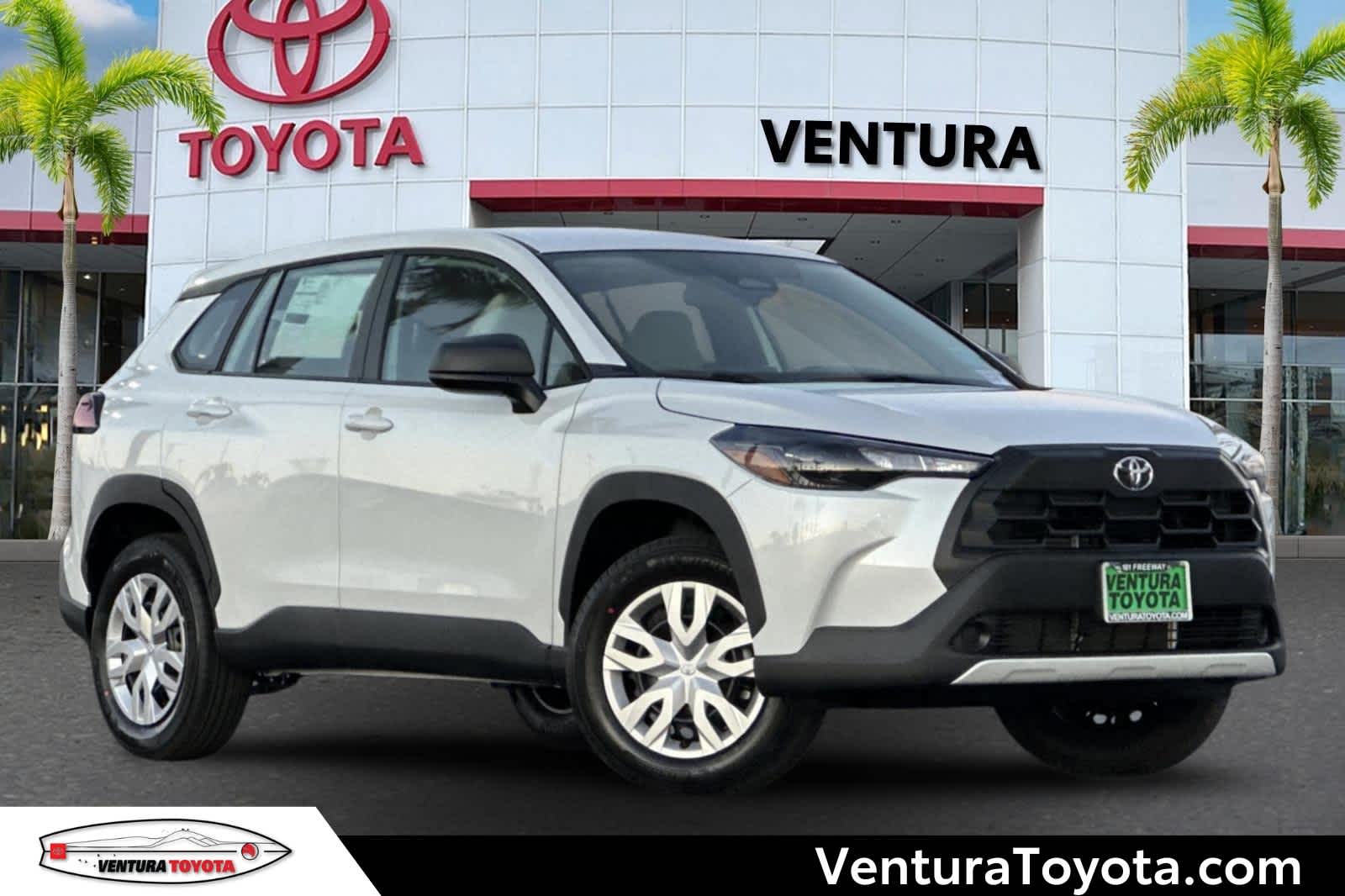 2026 Toyota Corolla Cross LE's photo