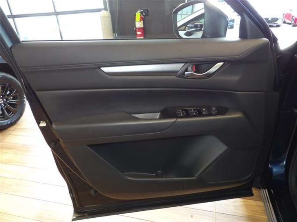 2023 Mazda CX-5 2.5 S Preferred photo 23