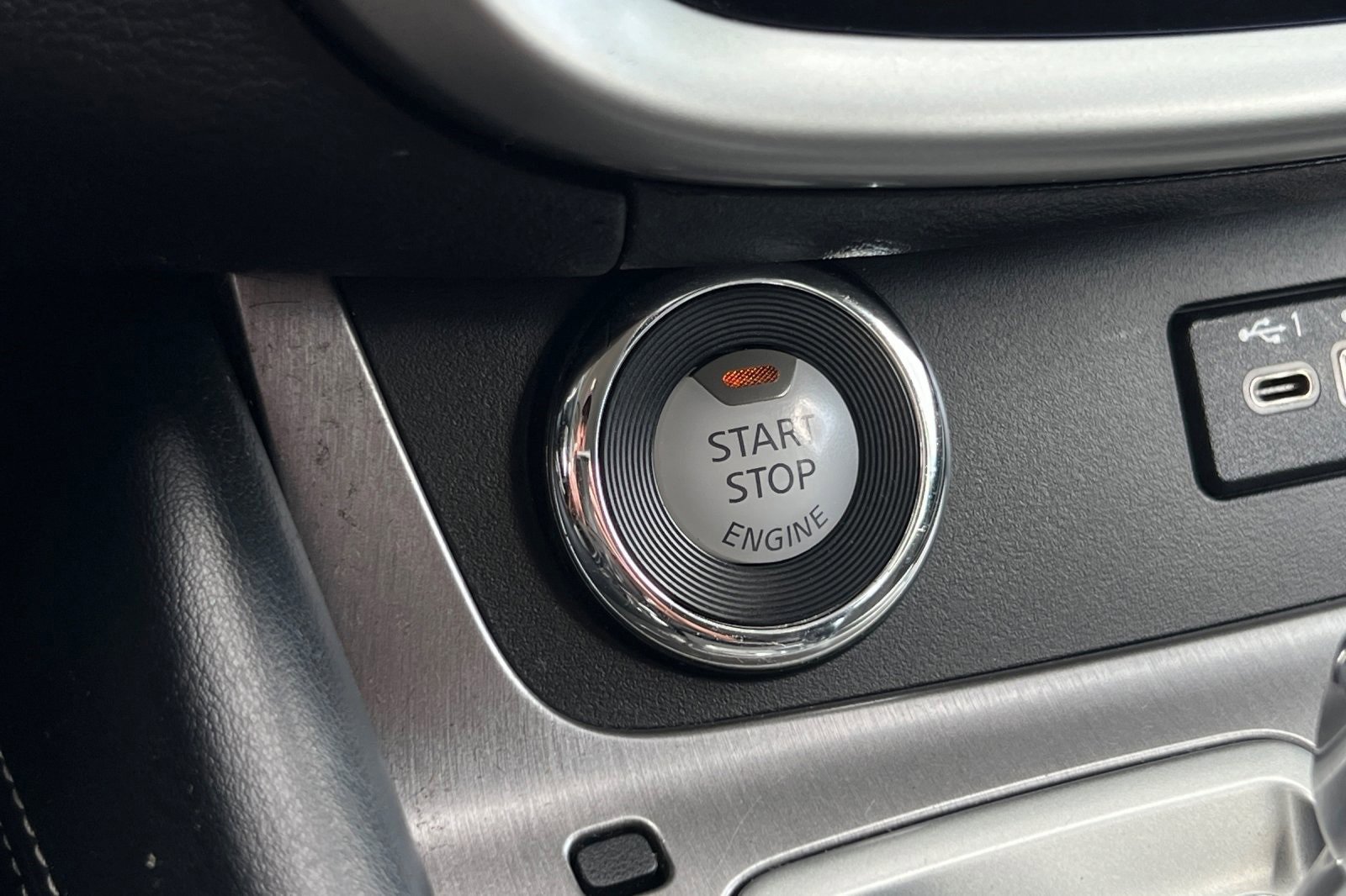 2020 Nissan Murano S photo 25