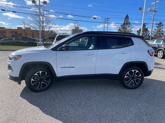 2022 Jeep Compass Limited photo 2