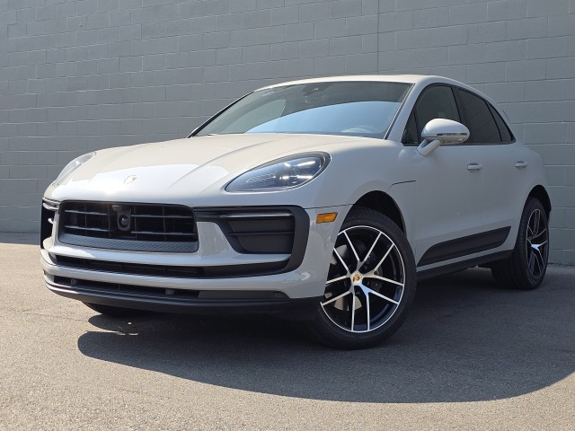 Certified Pre-Owned 2025 Porsche Macan