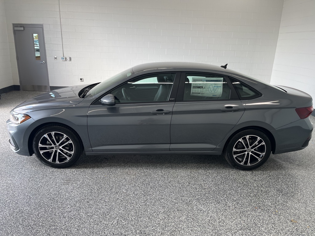2026 Volkswagen Jetta 1.5T Sport photo 2