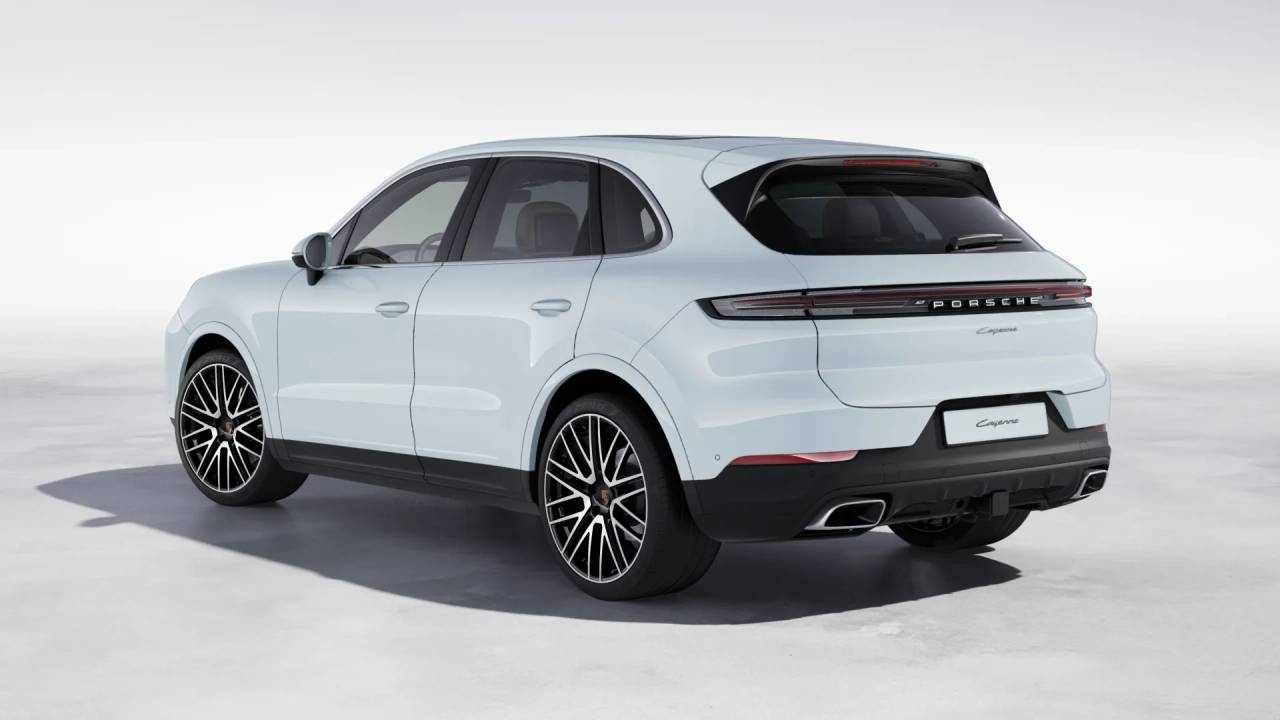 2026 Porsche Cayenne photo 2