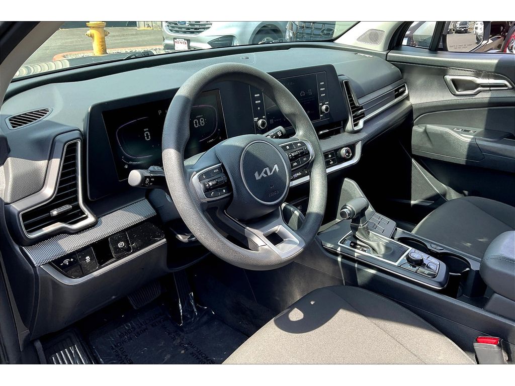 2024 Kia Sportage LX photo 14