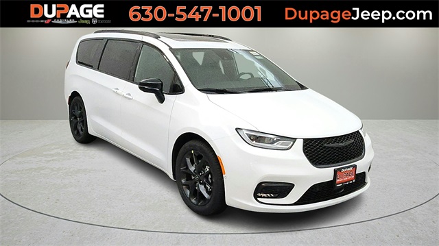 2026 Chrysler Pacifica Limited's photo