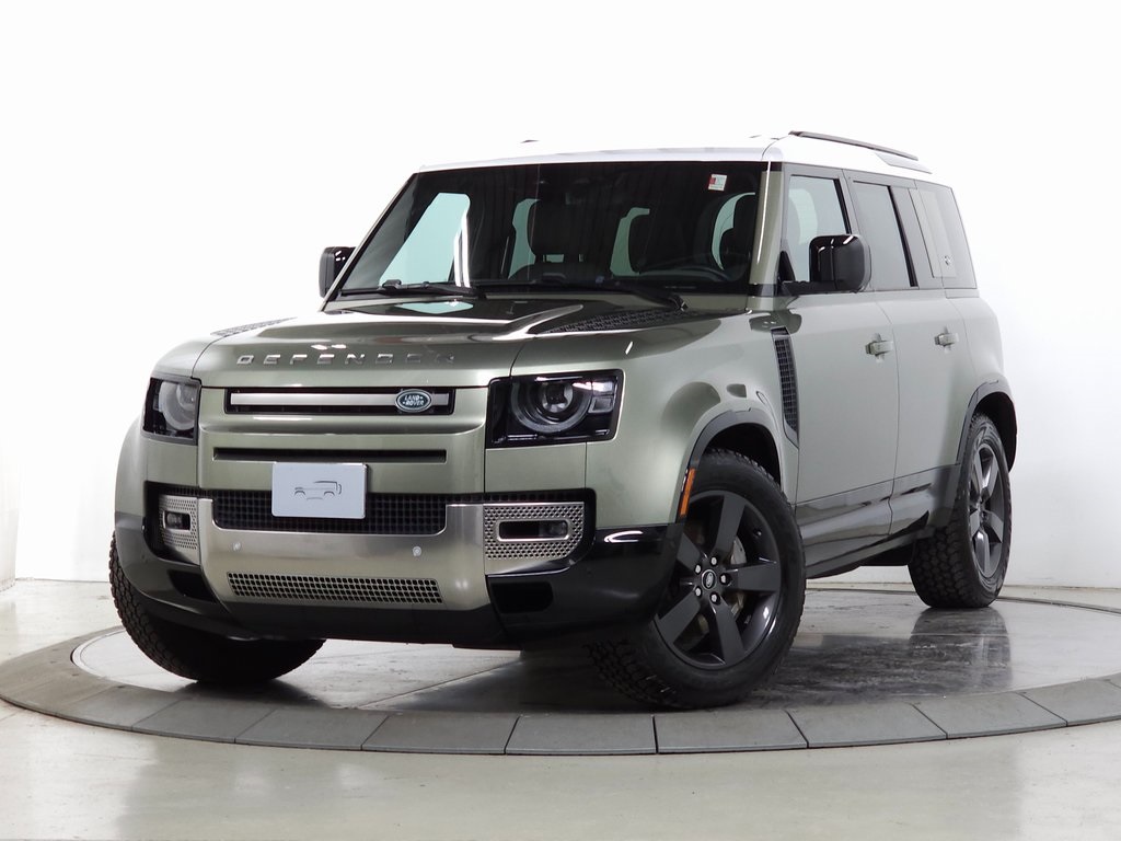 2022 Land Rover Defender SE's photo