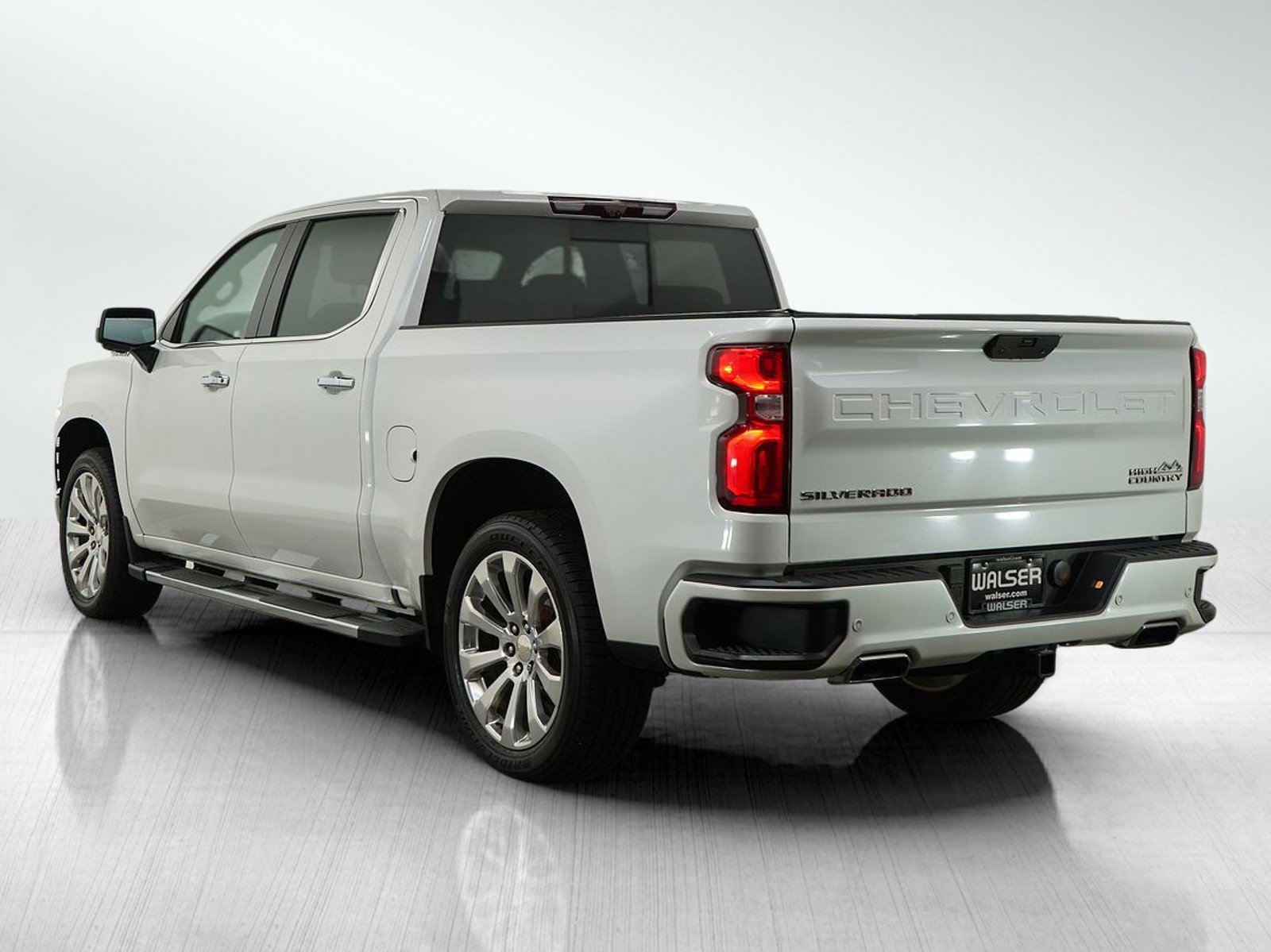 2021 Chevrolet Silverado 1500 High Country photo 3