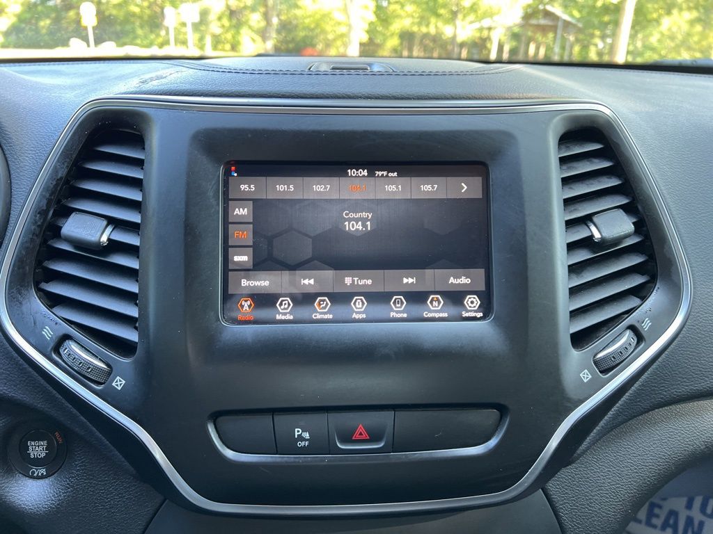 2020 Jeep Cherokee Altitude photo 20