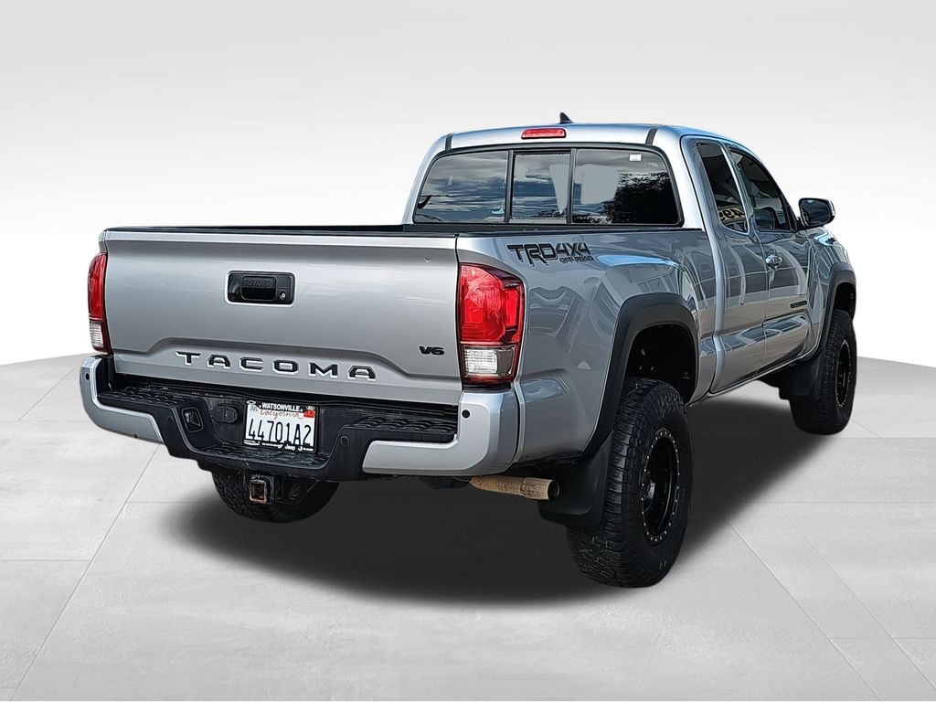 2016 Toyota Tacoma TRD Off-Road photo 3