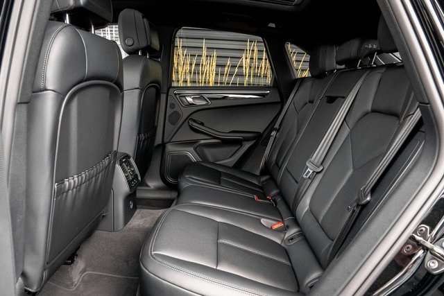 2025 Porsche Macan T photo 21