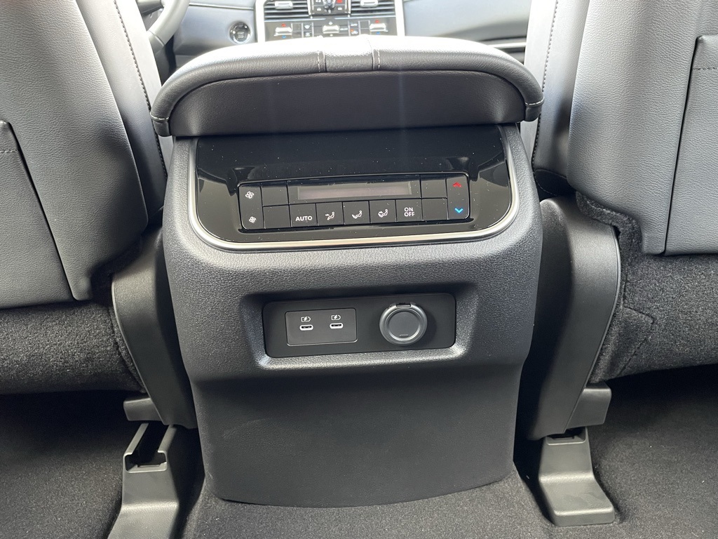 2026 Nissan Armada SV photo 14