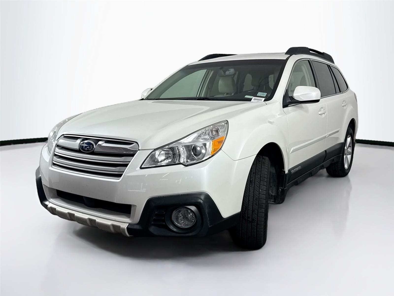 2014 Subaru Outback 2.5i Limited photo 2