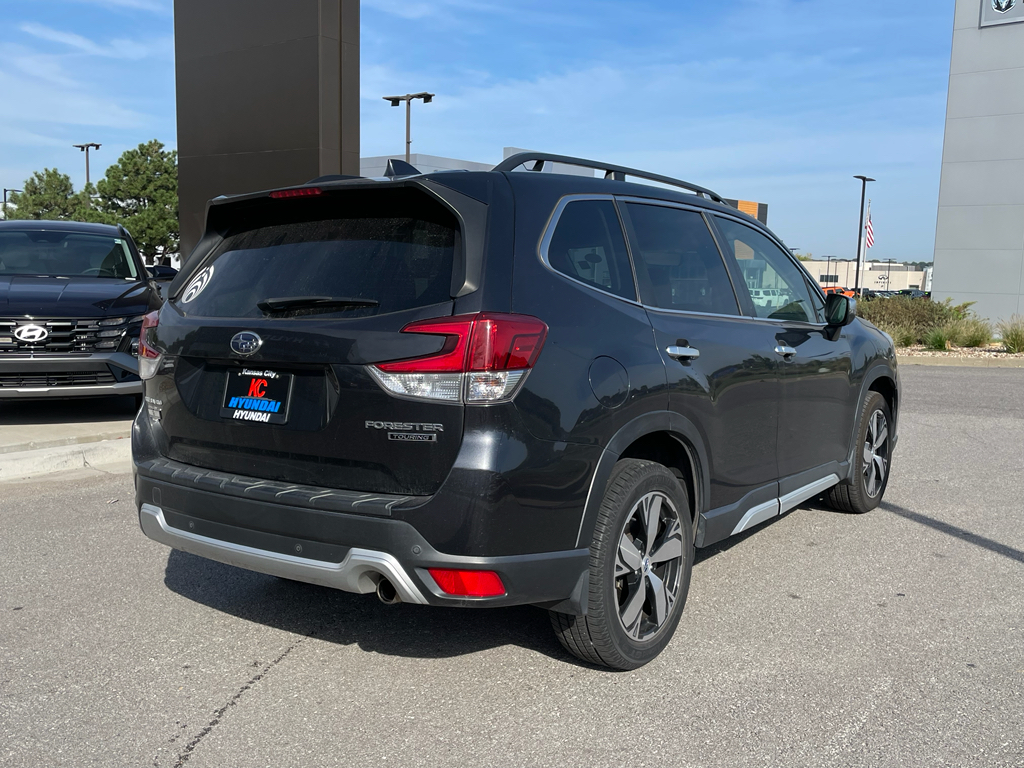 2019 Subaru Forester Touring photo 4
