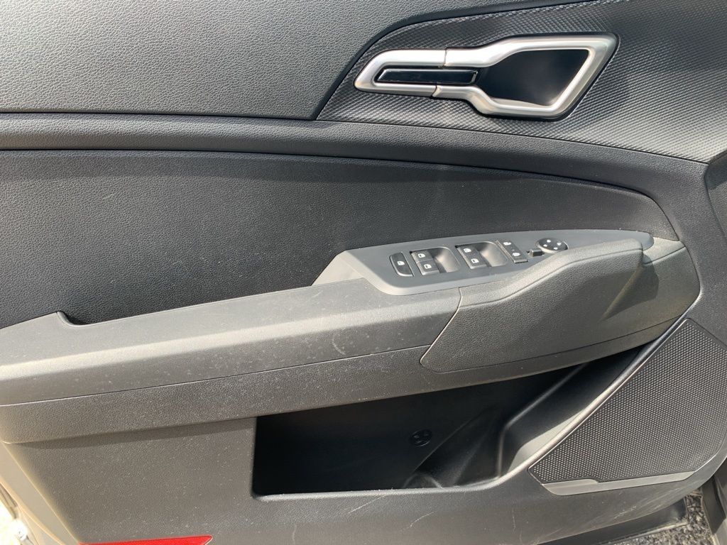 2023 Kia Sportage Hybrid LX photo 13