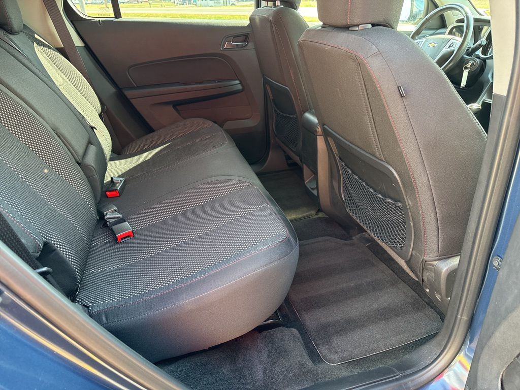 2017 Chevrolet Equinox LT photo 5