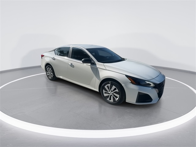 2025 Nissan Altima 2.5 S photo 2