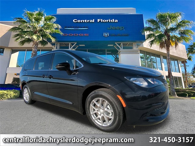 2026 Chrysler Voyager LX's photo