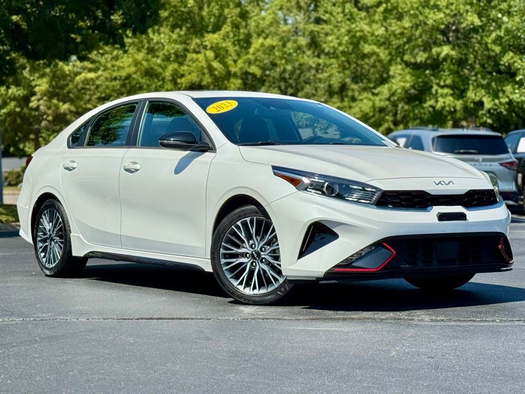 2023 Kia Forte GT-Line photo 2