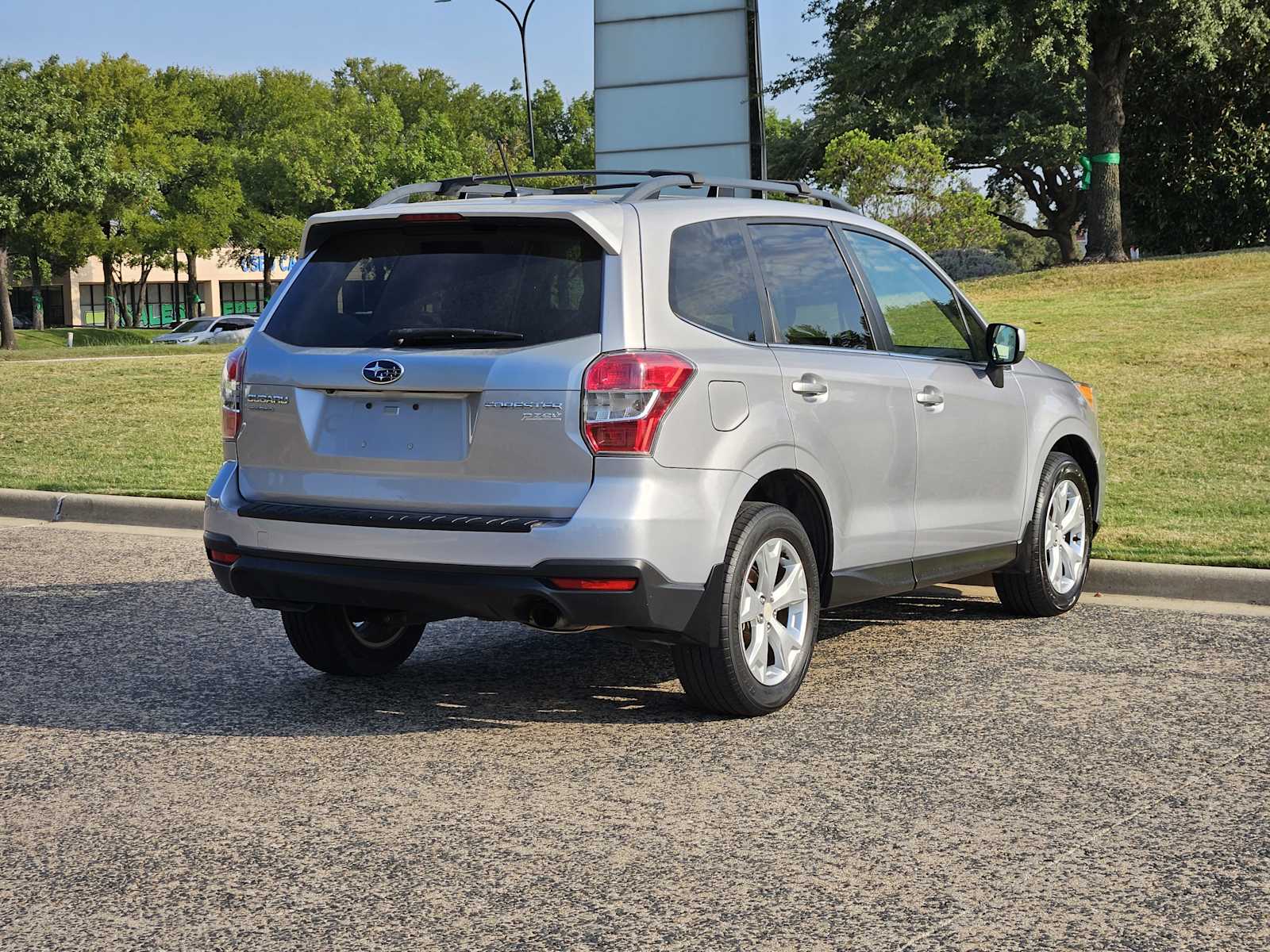 2015 Subaru Forester 2.5i Limited photo 3