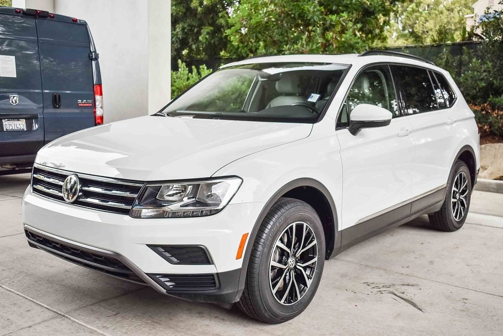 2021 Volkswagen Tiguan SE photo 3