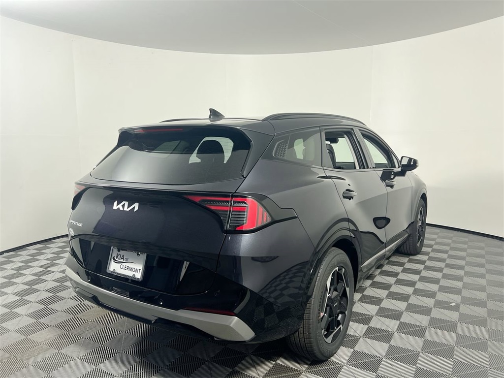 2026 Kia Sportage SX photo 3
