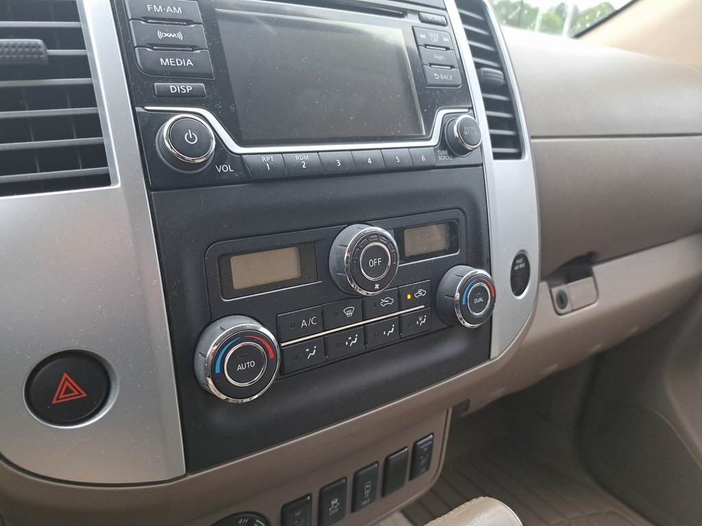 2016 Nissan Frontier SV photo 8