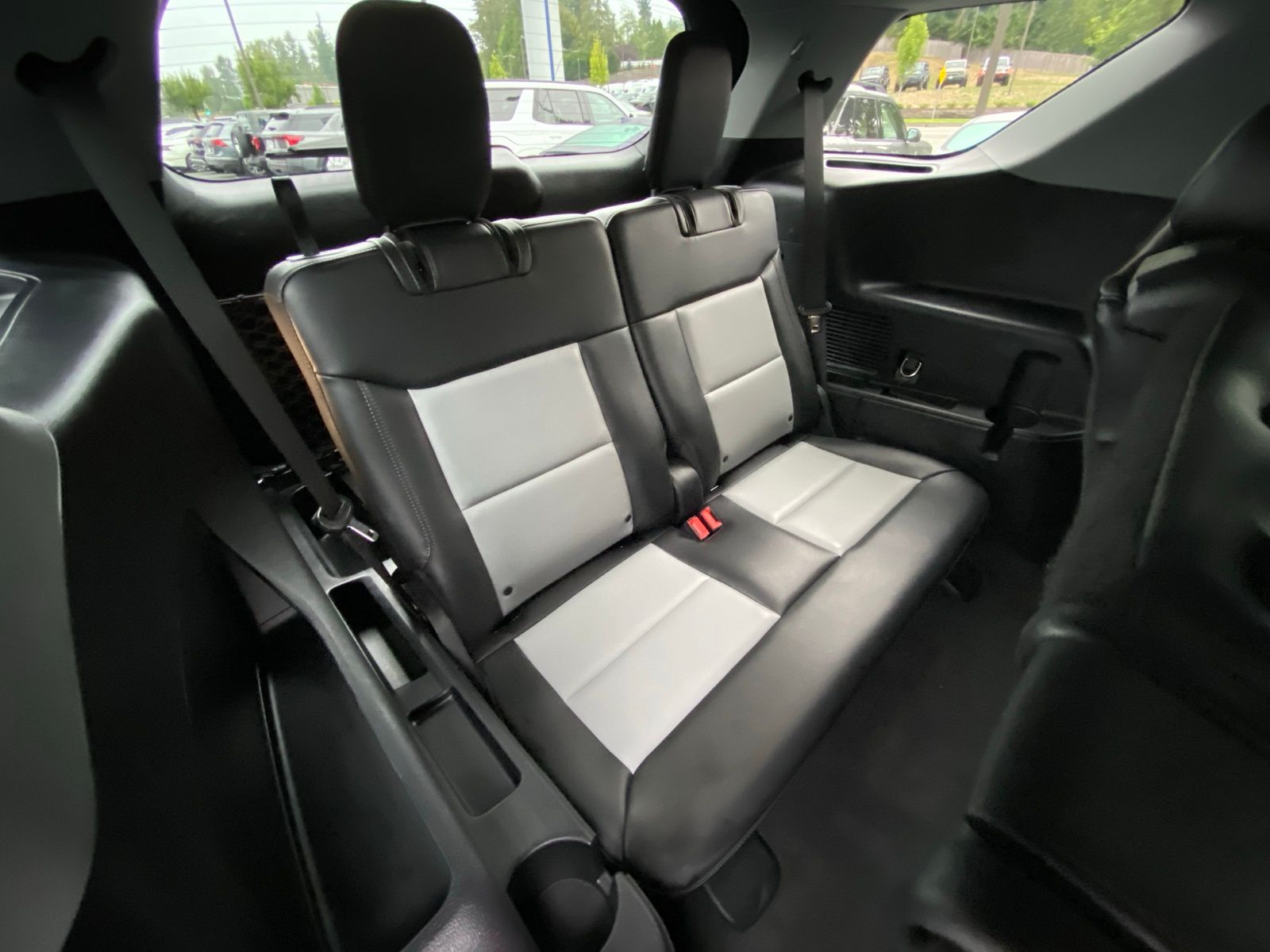 2022 Ford Explorer XLT photo 16