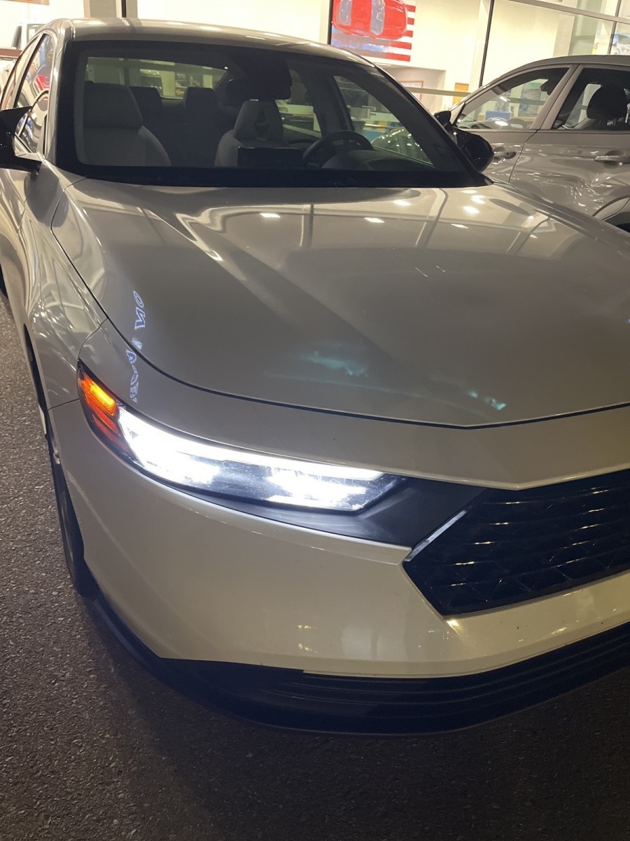 2023 Honda Accord LX photo 3