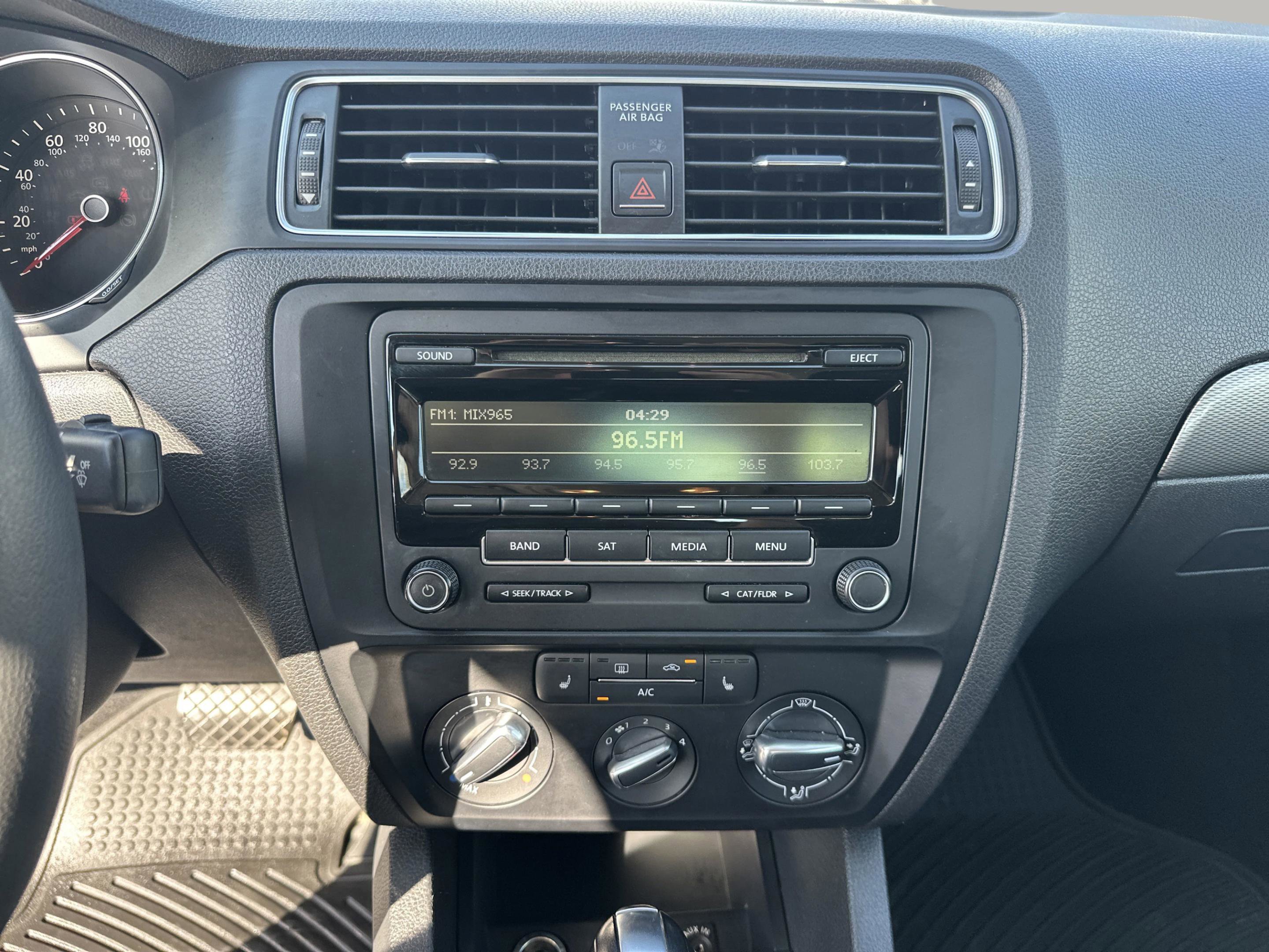 2015 Volkswagen Jetta 1.8T SE photo 14