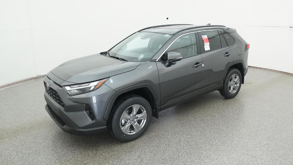 2025 Toyota RAV4 XLE's photo
