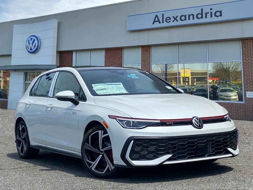 2025 Volkswagen Golf GTI SE's photo