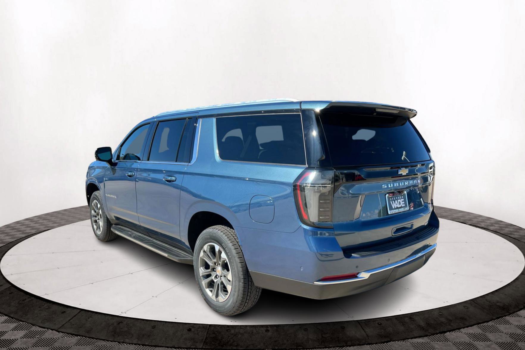 2026 Chevrolet Suburban LT photo 3