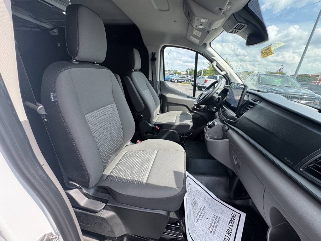 2025 Ford Transit photo 17