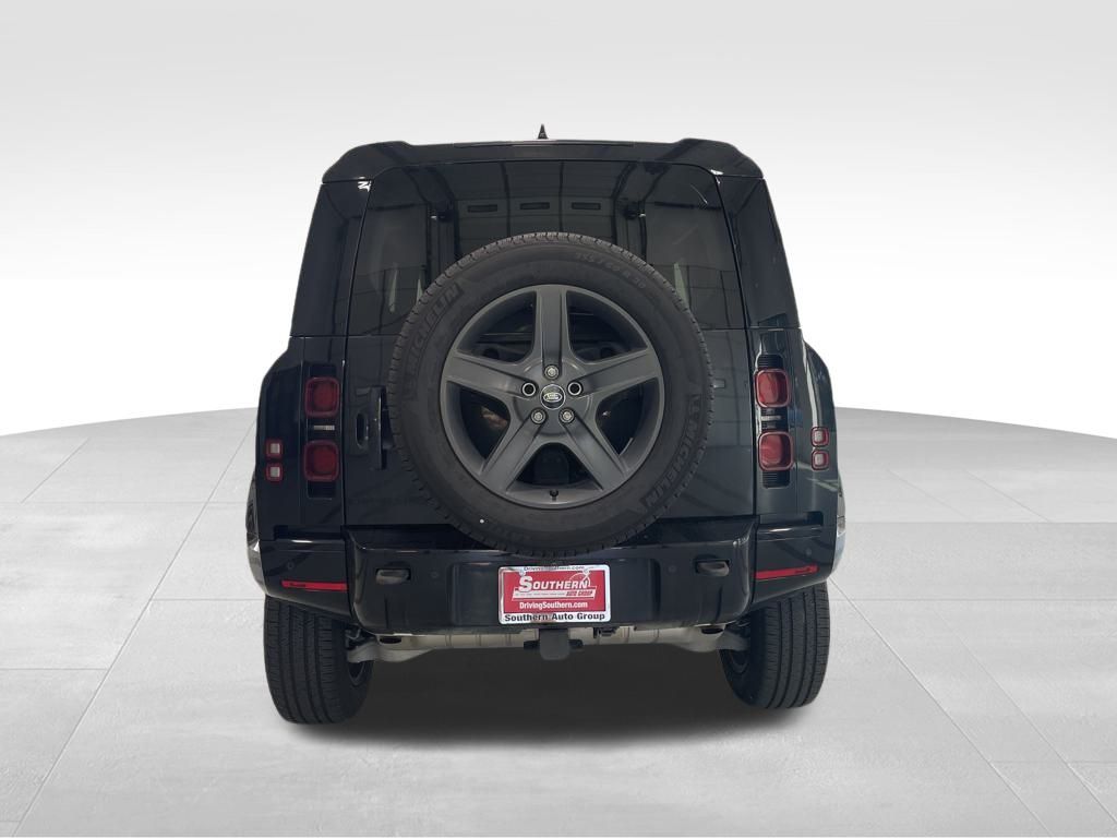 2024 Land Rover Defender 90 X-Dynamic SE photo 6