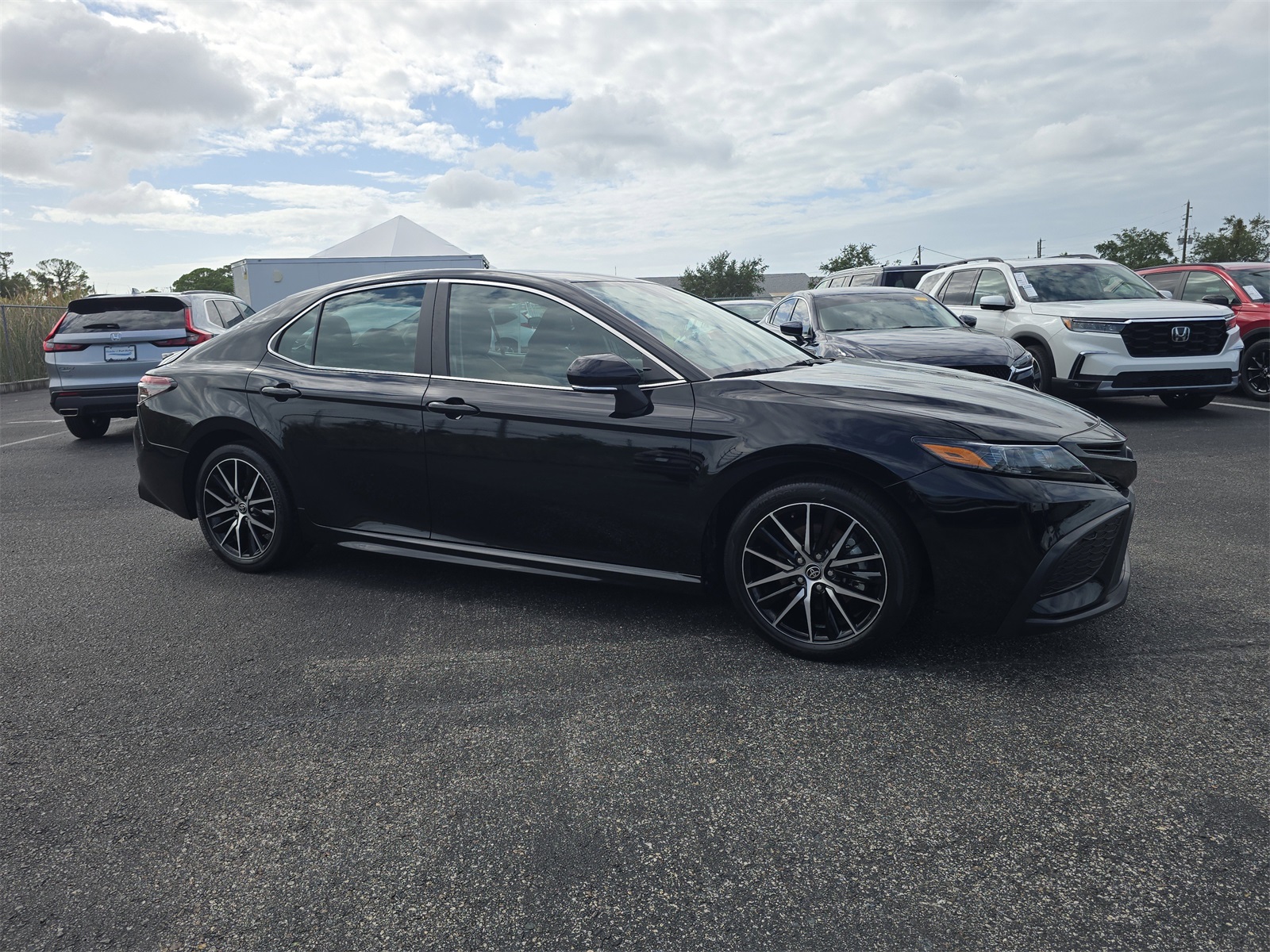2023 Toyota Camry SE photo 2