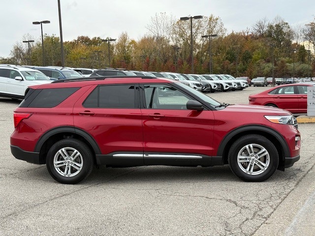 2021 Ford Explorer XLT photo 2