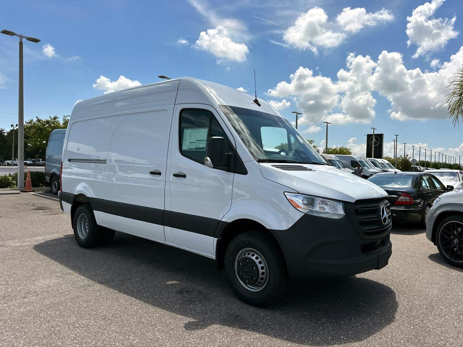 2025 Mercedes-Benz Sprinter Cargo Van Base's photo