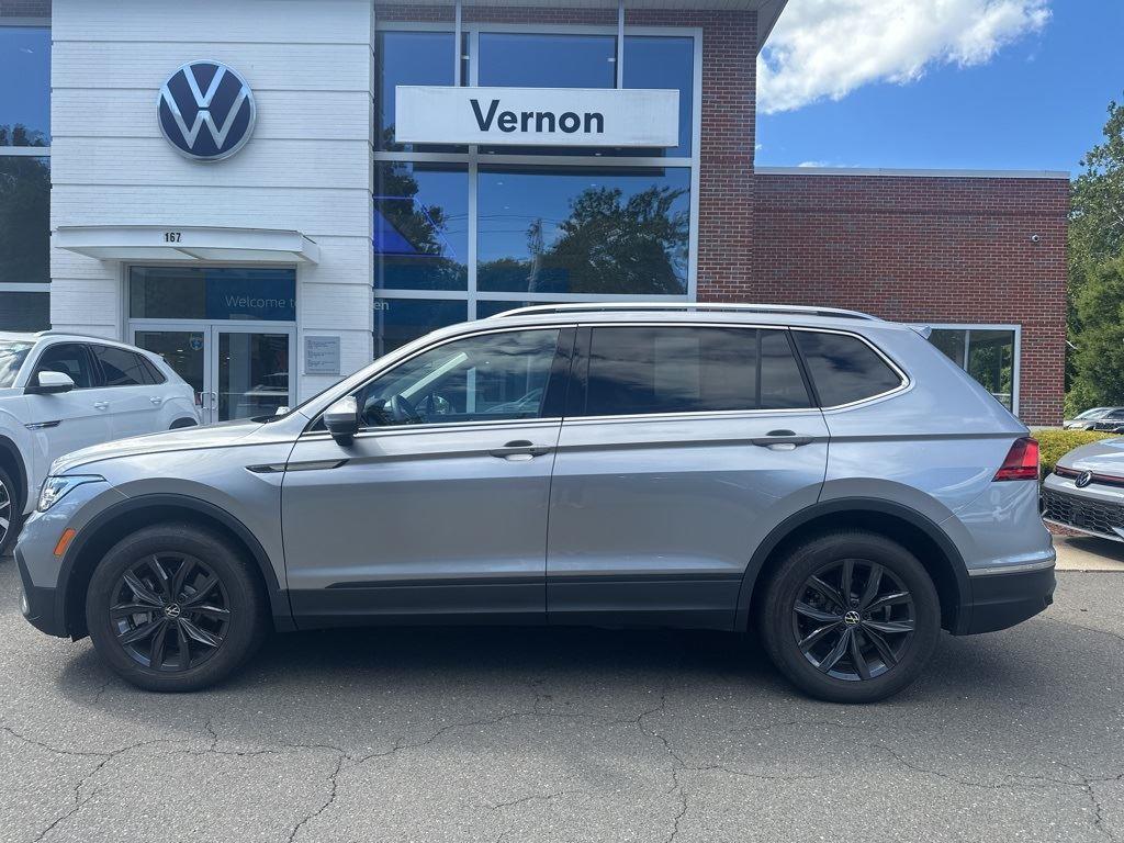 2024 Volkswagen Tiguan SE Wolfsburg Edition photo 2