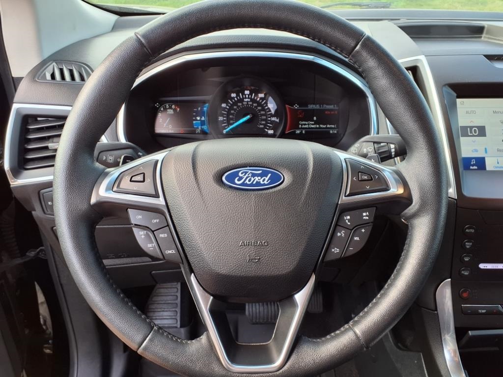 2020 Ford Edge Titanium photo 15
