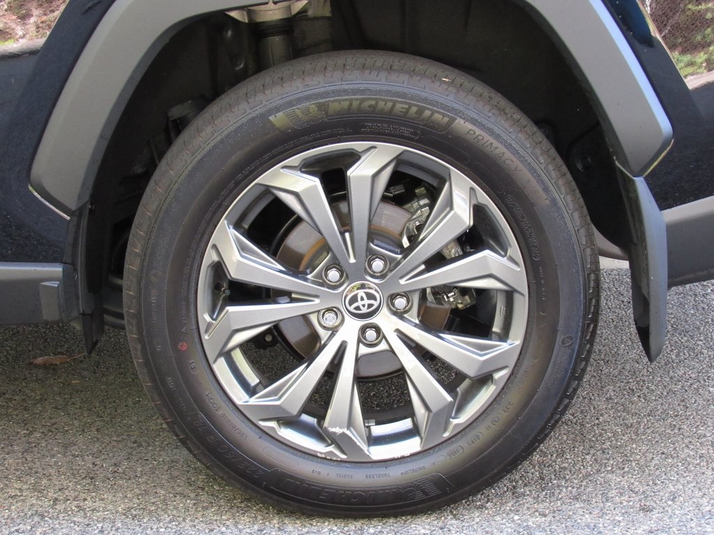 2025 Toyota RAV4 Hybrid XLE Premium photo 30