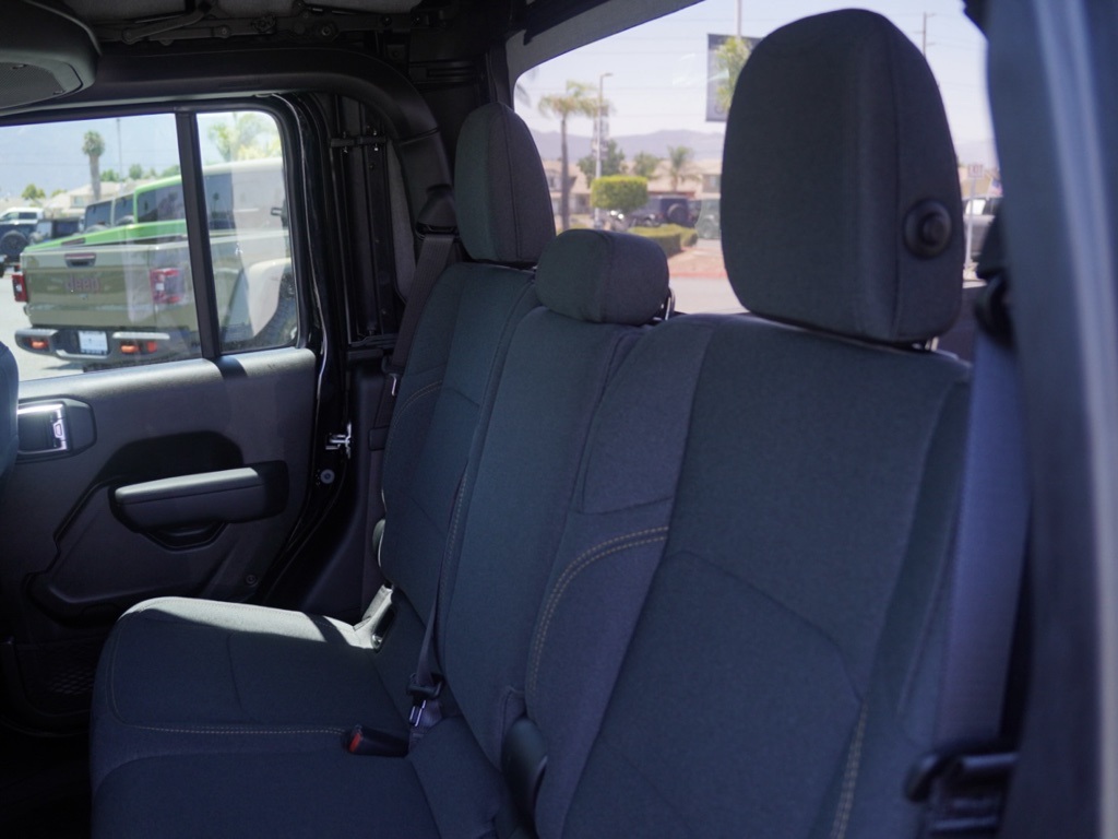 2025 Jeep Gladiator Sport S photo 20
