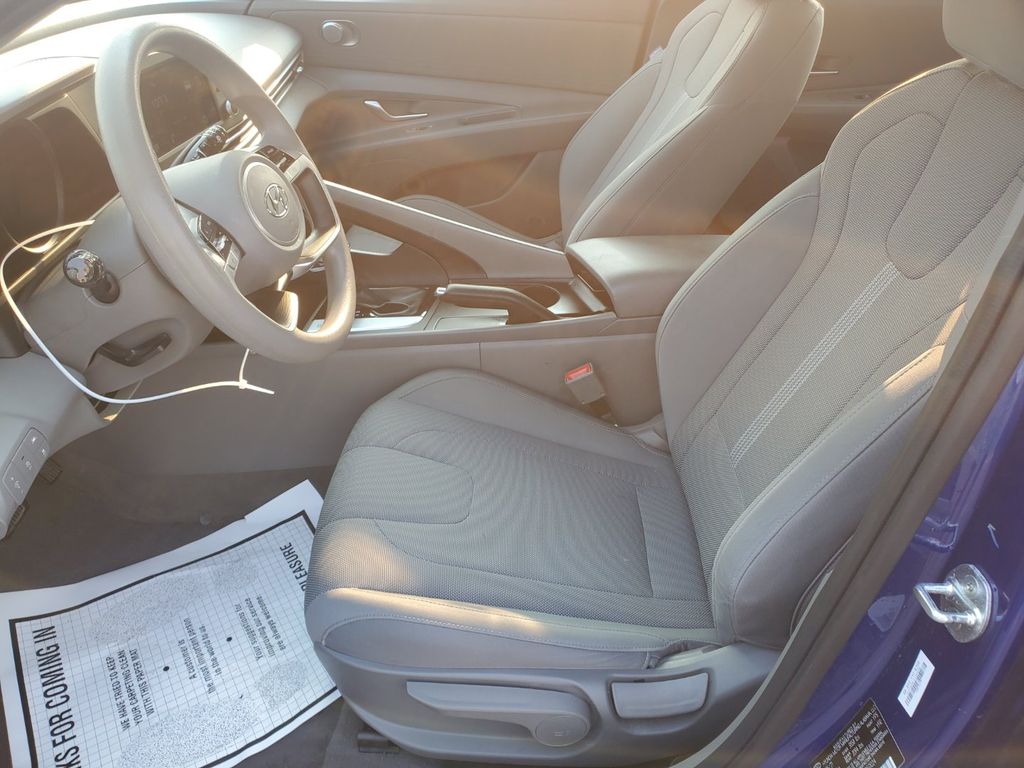2021 Hyundai Elantra SE photo 11