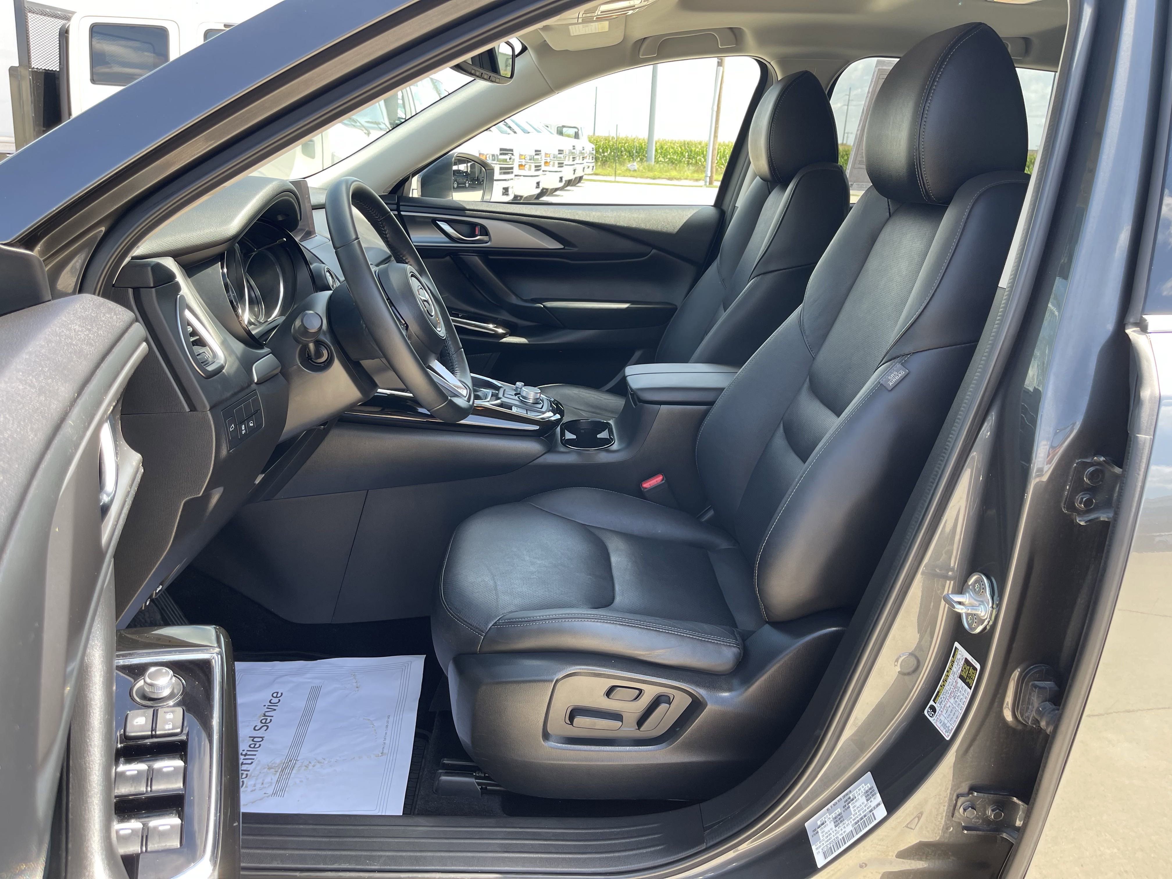 2023 Mazda CX-9 Touring photo 2