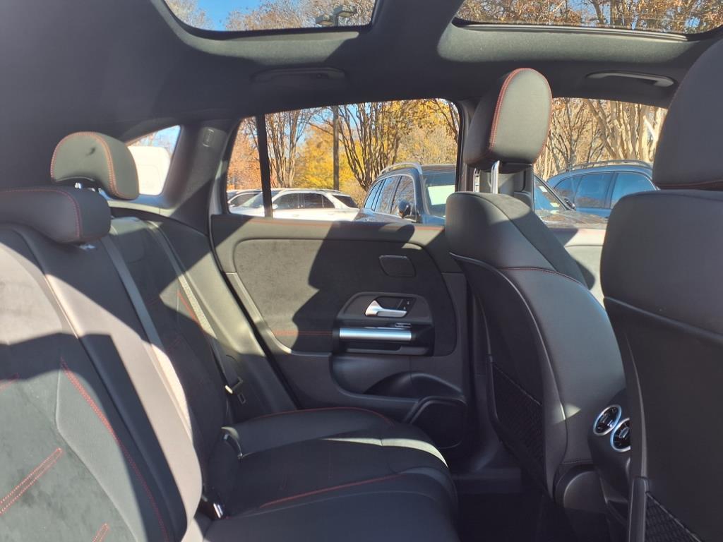2025 Mercedes Benz GLA 250 photo 20