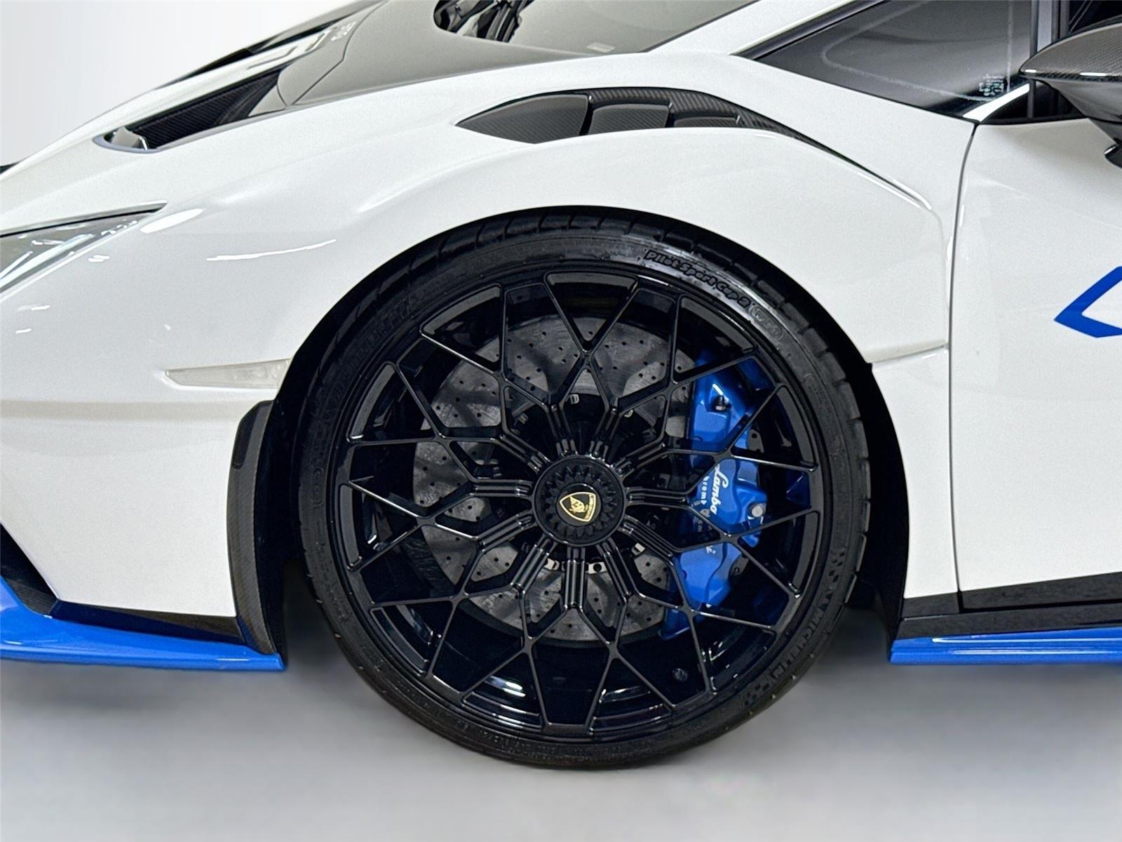 2023 Lamborghini Huracan STO STO photo 35