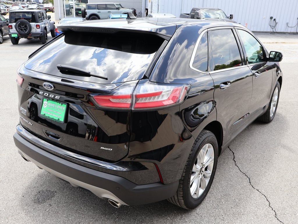 2023 Ford Edge Titanium photo 4