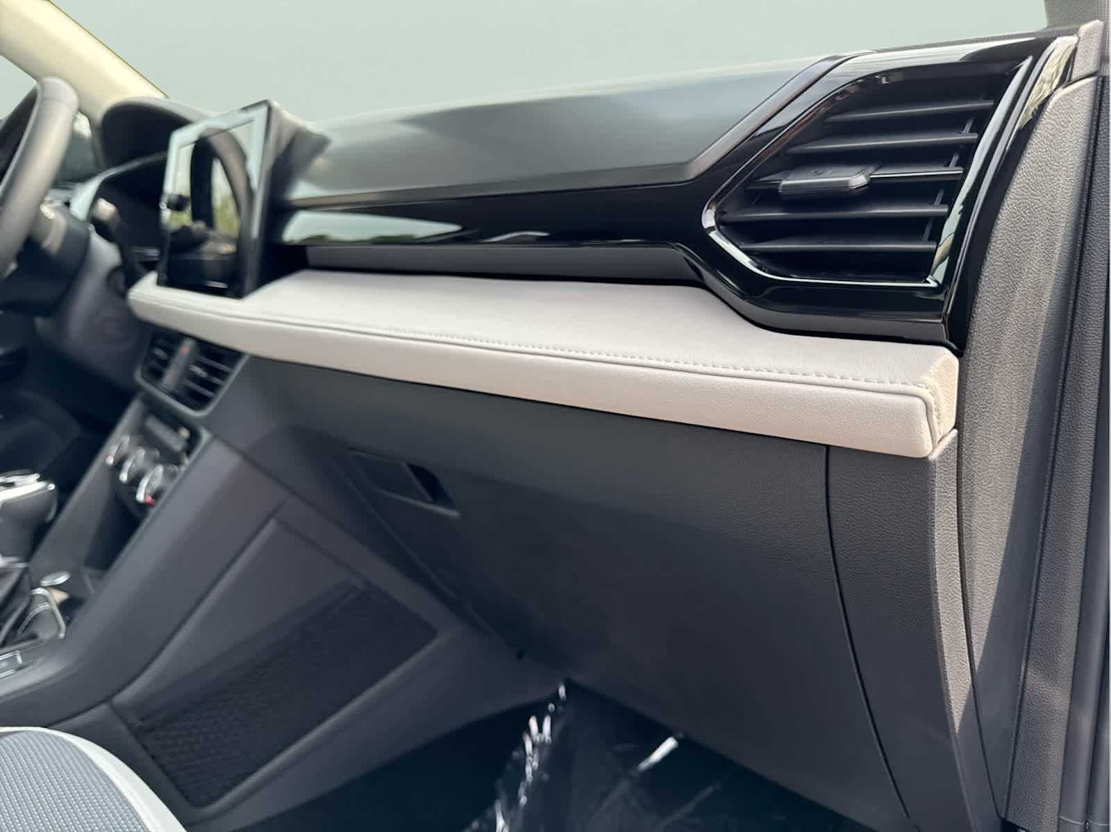 2025 Volkswagen Taos S photo 31